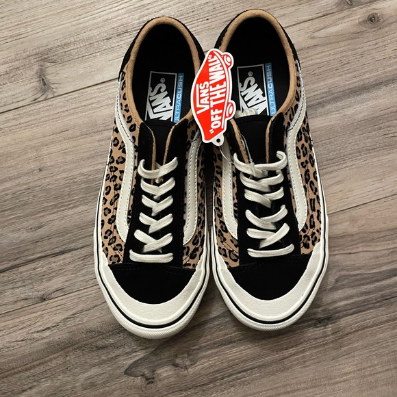 Vans off the wall leopard print Womens 7.5 / Mens 6. NWTs never worn. - Picture 3 of 8